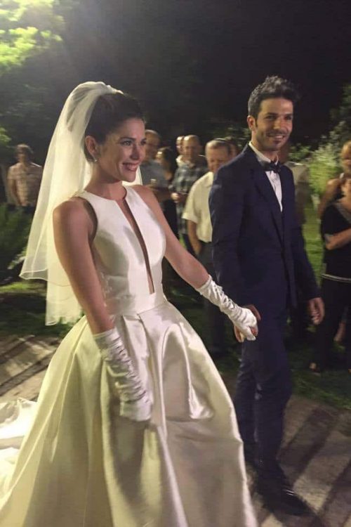 תמונה מתוך חתונה שהכלה לובשת שמלת כלה של הלנה קולן